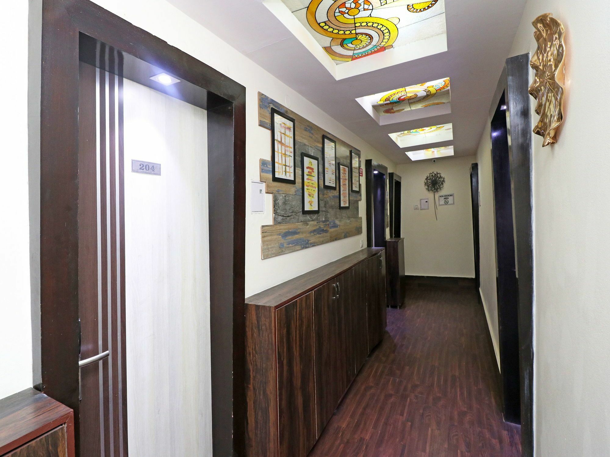Hotel Oyo 13451 Star Corporate Avenue Nueva Delhi Exterior foto